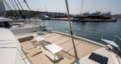 Sun-Kissed Sailing Adventure in Provence-Alpes-Côte d'Azur