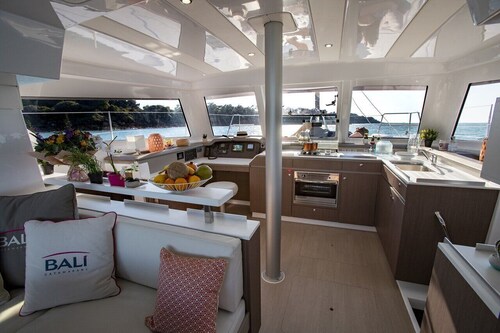 Sun-Kissed Sailing Adventure in Córcega