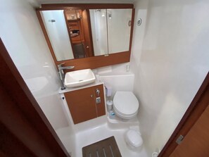 Shower - Sun-Kissed Sailing Adventure in the Ionian Islands, Lefkada (Lefkada)