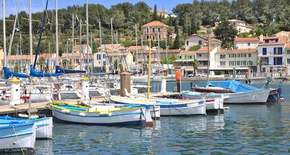 Sun-Kissed Sailing Adventure in Provence-Alpes-CĂŽte d'Azur