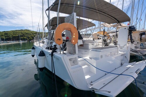 Sun-Kissed Sailing Adventure in Provence-Alpes-Côte d'Azur