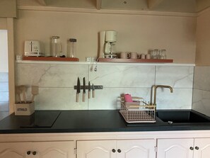 Private kitchen - Vrbo Property (Saint-Pierre)