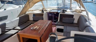 Seychelles Sun-Soaked Sailing: A Pristine Beach Experience from Praslin