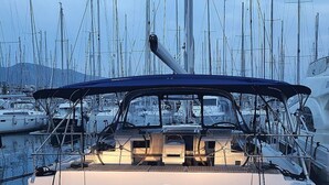 Marina - Sun-Kissed Sailing Adventure in Islas Sarónicas (Laurium)