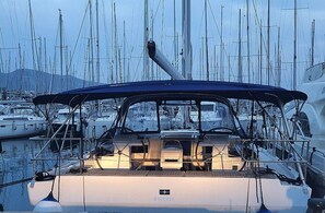 Marina - Sun-Kissed Sailing Adventure in Islas Sarónicas (Laurium)