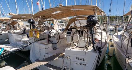 Sonnenverwöhntes Segelabenteuer in der Provence-Alpes-Côte d'Azur
