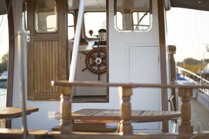 Property grounds - Sun-Kissed Sailing Adventure in Islas Sarónicas (Alimos)