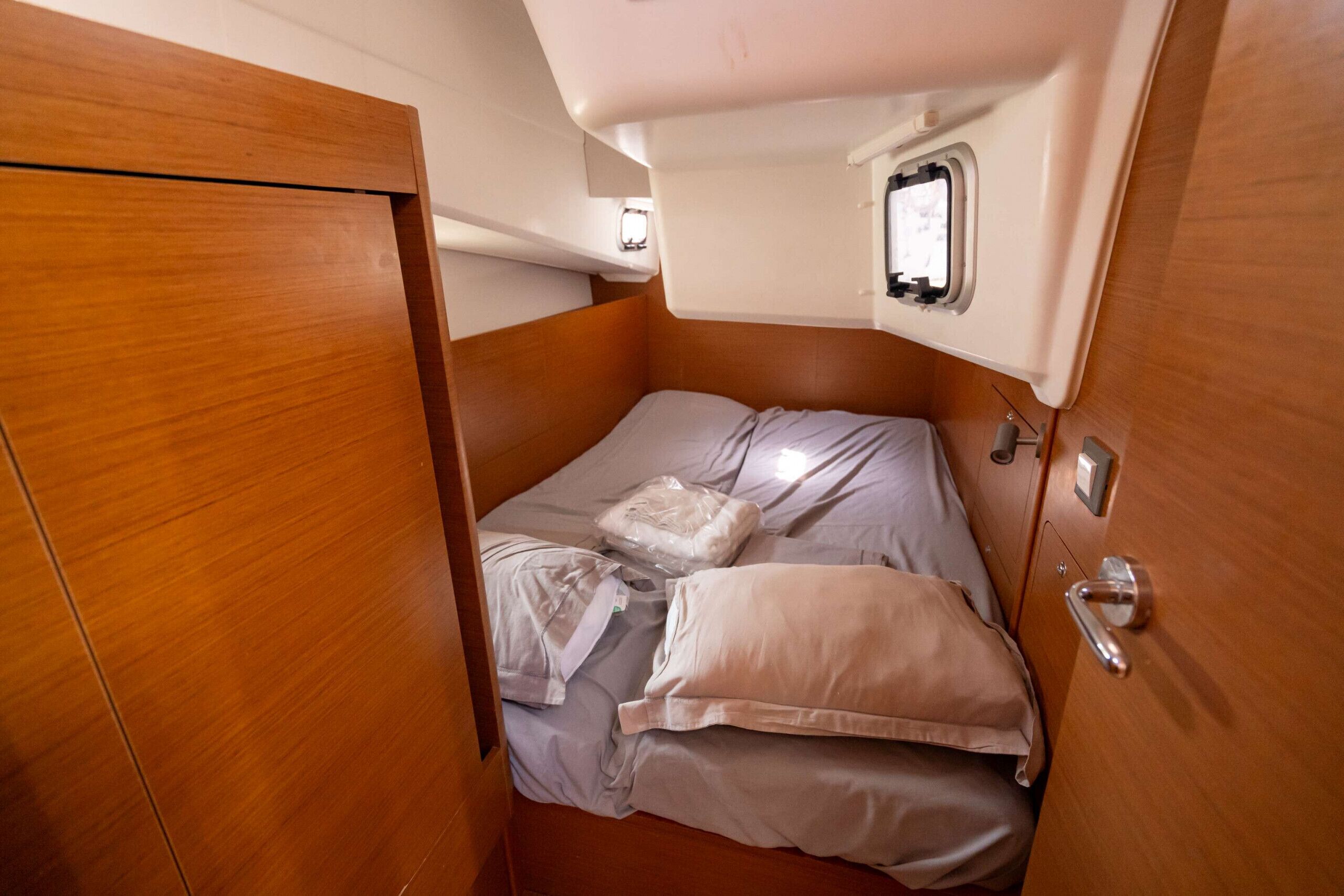 2 chambres, fer et planche à repasser