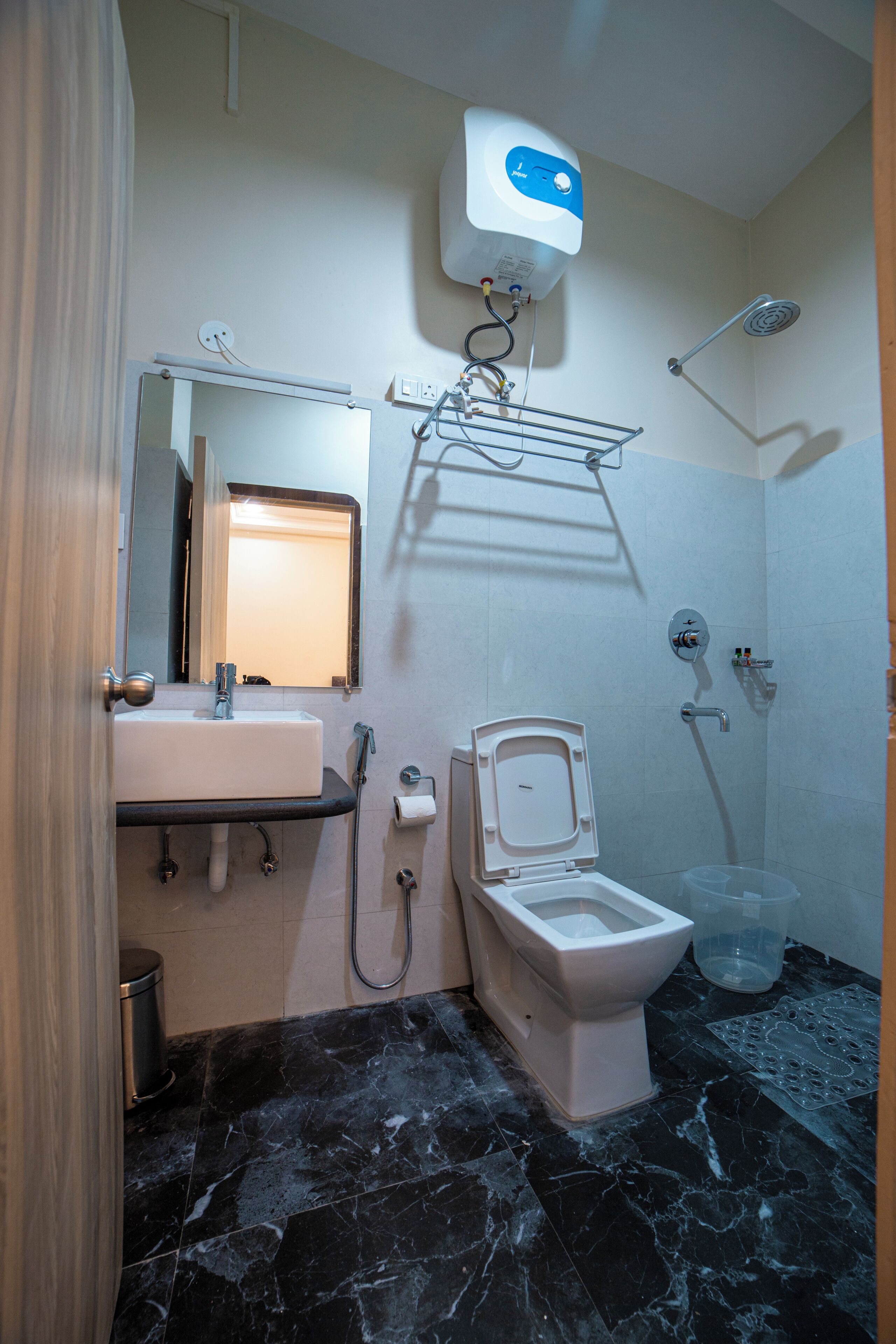 Shower, free toiletries, towels, soap
