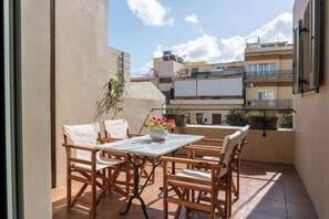 Apartemen, pemandangan kota | Teras/patio