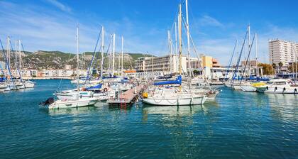 Sun-Kissed Sailing Adventure in Puerto de Toulon