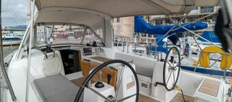Sun-Kissed Sailing Adventure in Puerto de Toulon