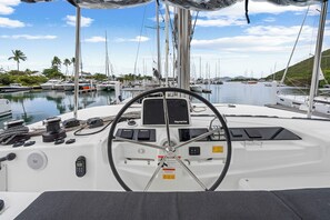 Marina - Caribbean Dream: Sun-soaked Sailing Adventure from Tortola, Islas Vírgenes Británicas (Road Town)