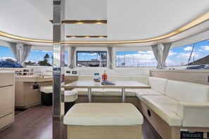 Dining - Caribbean Dream: Sun-soaked Sailing Adventure from Tortola, Islas Vírgenes Británicas (Road Town)