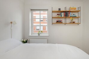 1 bedroom, WiFi, bed sheets - Modern by the Market, by Veeve (London)