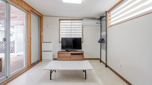 Basic Room, 1 Bedroom (Private Pension 3) - Gangneung Good Camping Caravan Pension (Gangneung)