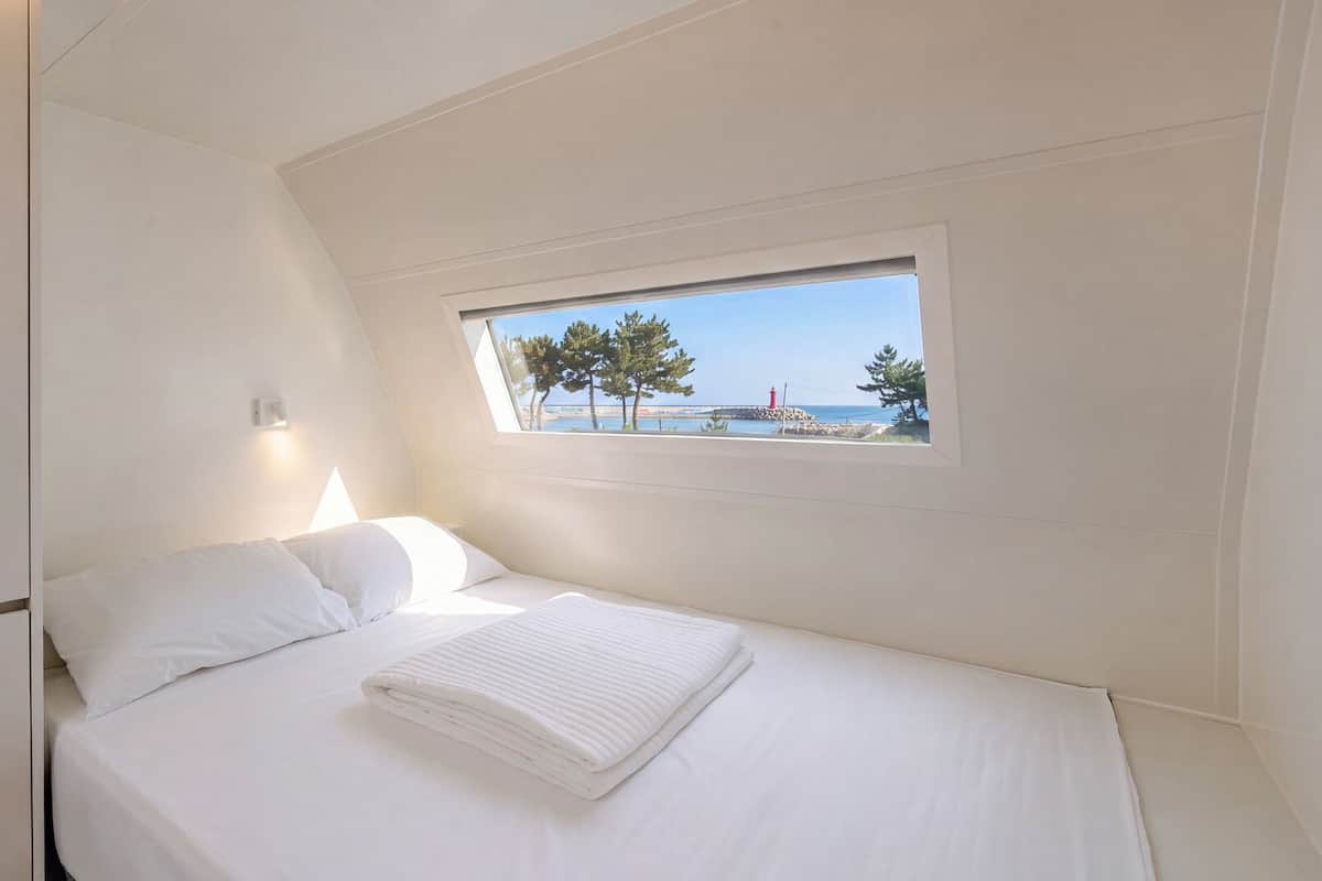 Basic Room, 1 Bedroom (Ocean View New Caravan 2) | 1 bilik tidur, Wi-fi percuma 