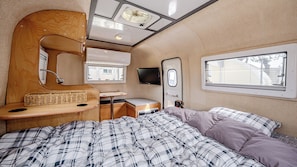 1 bedroom, free WiFi - Gangneung Good Camping Caravan Pension (Gangneung)