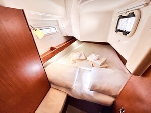 2 Schlafzimmer, Bügeleisen/Bügelbrett
