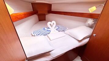 2 Schlafzimmer, Bügeleisen/Bügelbrett