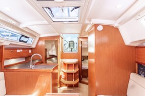 Room - Caribbean Dream: Sun-soaked Sailing Adventure from Tortola, Islas Vírgenes Británicas (Road Town)