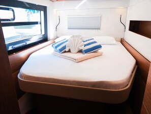 2 bedrooms, iron/ironing board - Caribbean Dream: Sun-soaked Sailing Adventure from Tortola, Islas Vírgenes Británicas (Road Town)
