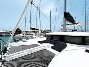 Marina - Caribbean Dream: Sun-soaked Sailing Adventure from Tortola, Islas Vírgenes Británicas (Road Town)