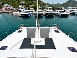 Marina - Caribbean Dream: Sun-soaked Sailing Adventure from Tortola, Islas Vírgenes Británicas (Road Town)