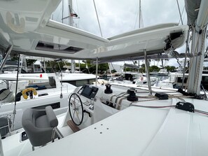 Marina - Caribbean Dream: Sun-soaked Sailing Adventure from Tortola, Islas Vírgenes Británicas (Road Town)