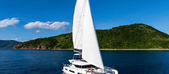 Caribbean Dream: Sun-soaked Sailing Adventure from Tortola, Islas Vírgenes Británicas