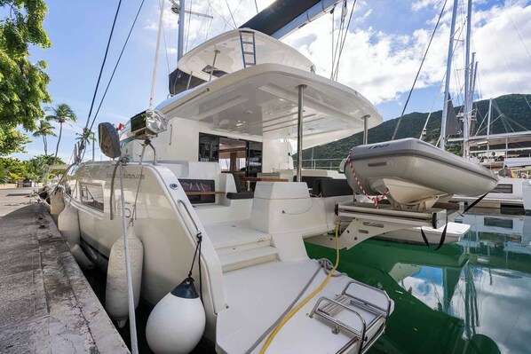 Marina - Caribbean Dream: Sun-soaked Sailing Adventure from Tortola, Islas Vírgenes Británicas (Road Town)
