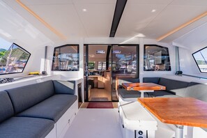 Dining - Caribbean Dream: Sun-soaked Sailing Adventure from Tortola, Islas Vírgenes Británicas (Road Town)