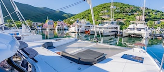 Caribbean Dream: Sun-soaked Sailing Adventure from Tortola, Islas Vírgenes Británicas