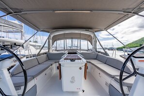 Property grounds - Caribbean Dream: Sun-soaked Sailing Adventure from Tortola, Islas Vírgenes Británicas (Road Town)