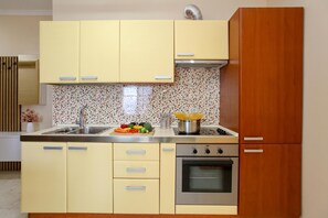 Private kitchen - Vlora Sunset Apartment (Vlorë)