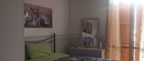 1 bedroom, WiFi, bed sheets