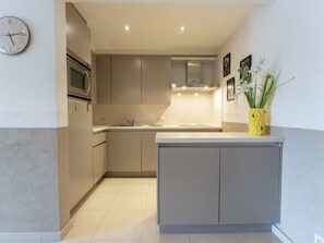 Private kitchen - Casa Camille I with parking by Interhome (De Haan)