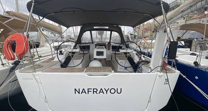 Sun-Kissed Sailing Adventure to Viejo Puerto from Marseille