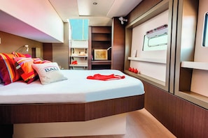 4 Schlafzimmer, Bügeleisen/Bügelbrett