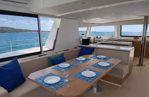 Caribbean Dream: Sun-soaked Sailing Adventure from Tortola, Islas Vírgenes Británicas