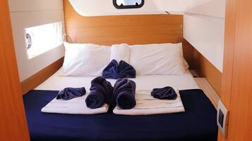 4 bedrooms, iron/ironing board