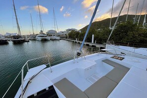 Marina - Caribbean Dream: Sun-soaked Sailing Adventure from Tortola, Islas Vírgenes Británicas (Road Town)