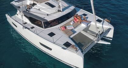 Sun-Kissed Sailing Adventure in Isla de Mahe, Seychelles