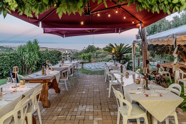 Ristorazione all'aperto