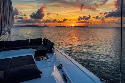 Caribbean Dream: Sun-soaked Sailing Adventure from Tortola, Islas Vírgenes Británicas