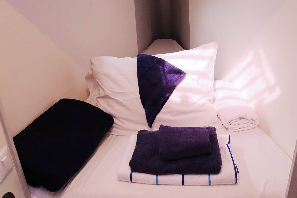 5 bedrooms, in-room safe, iron/ironing board
