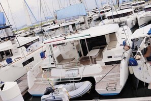 Marina - Caribbean Dream: Sun-soaked Sailing Adventure from Tortola, Islas Vírgenes Británicas (Road Town)