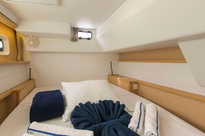 4 bedrooms, iron/ironing board