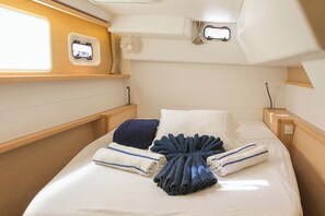 4 Schlafzimmer, Bügeleisen/Bügelbrett