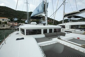 Marina - Caribbean Dream: Sun-soaked Sailing Adventure from Tortola, Islas Vírgenes Británicas (Road Town)